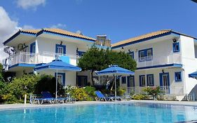 Blue White Apartments - Kefallonia Poolside Retreats