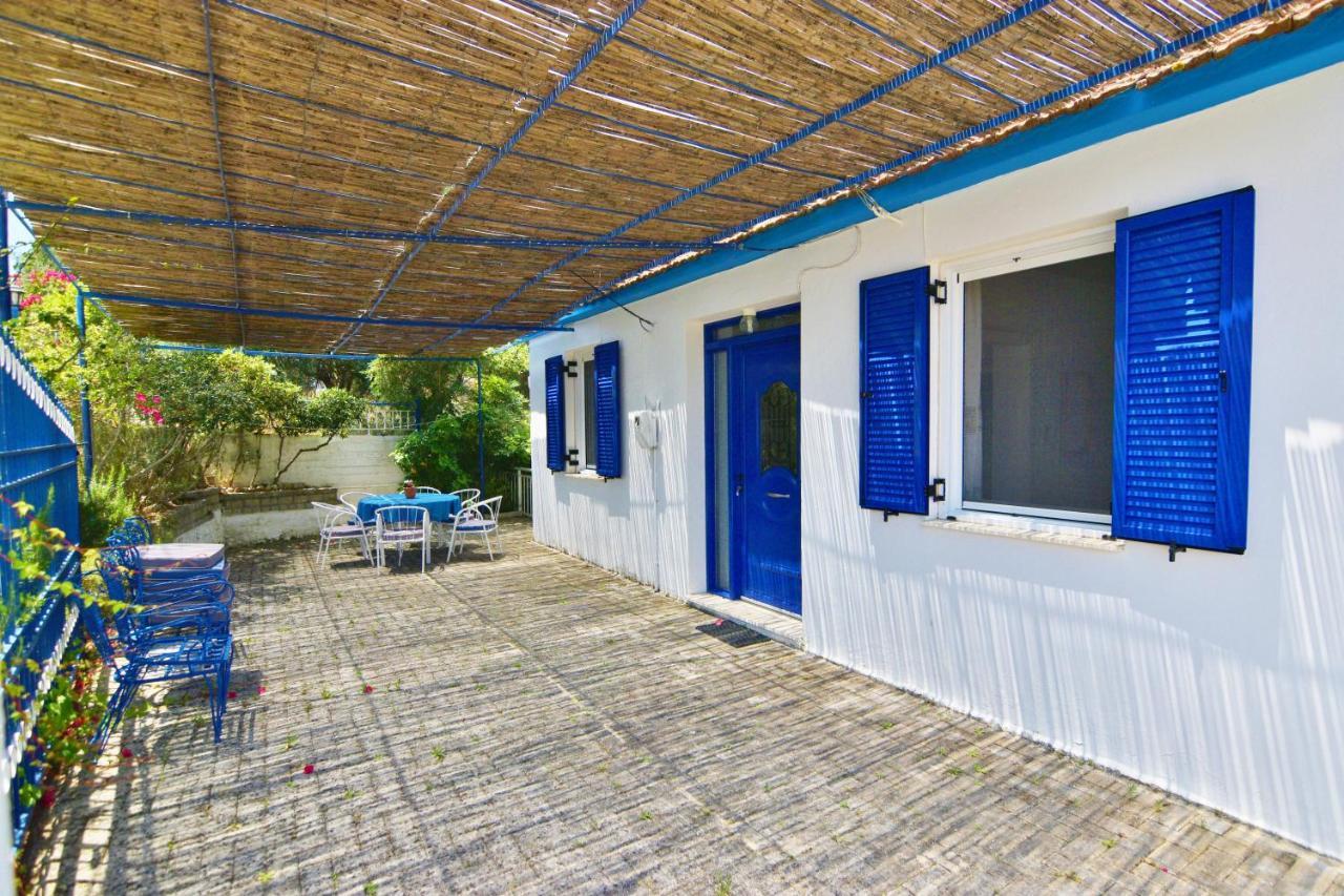 Blue White Apartments - Kefallonia Poolside Retreats Spartia  Exterior photo